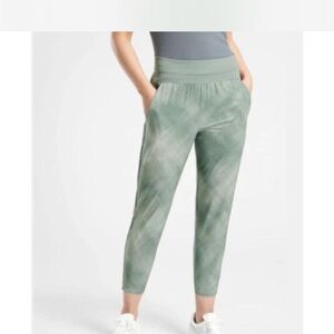 Athleta Nolita Slim Tapered Printed Crop Pant